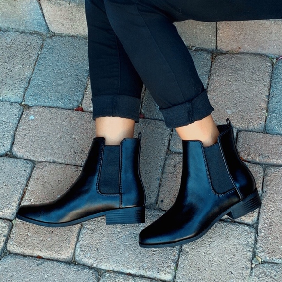 Shoes - Black faux leather Chelsea  Dress Short Boot